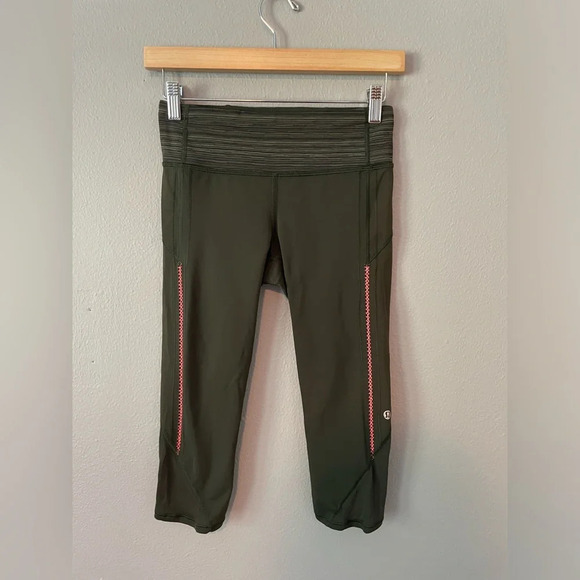 Lululemon Womens Lululemon Vent It Out Crop 17” Gator Green/Cyber Stripe size 4 - Picture 3 of 9